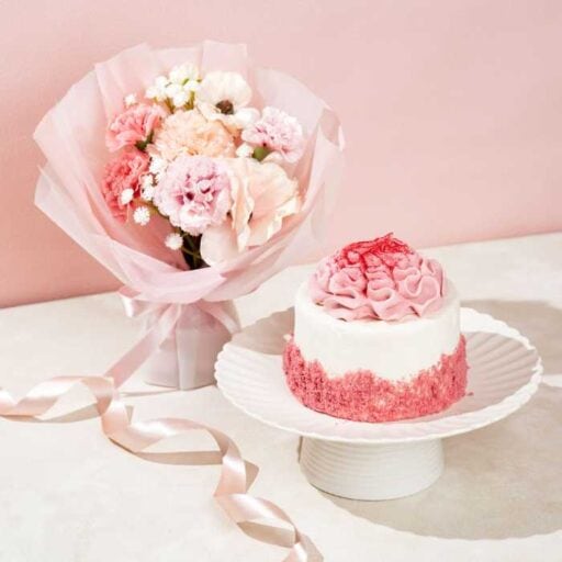 This is CHIFFON CAKE.母の日限定♡花と楽しむ上品スイーツギフト