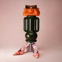 クリスチャン ルブタンの新作スリングバック♡優美なMiss Zが登場