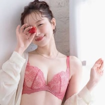 キスするブラ新色登場♡春夏を彩るフルーティーカラーで美シルエットへ