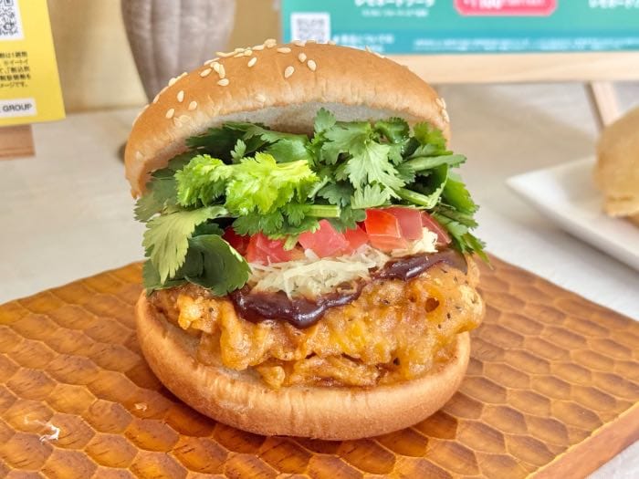 フレッシュネスバーガーのパクチーカオマンガイ