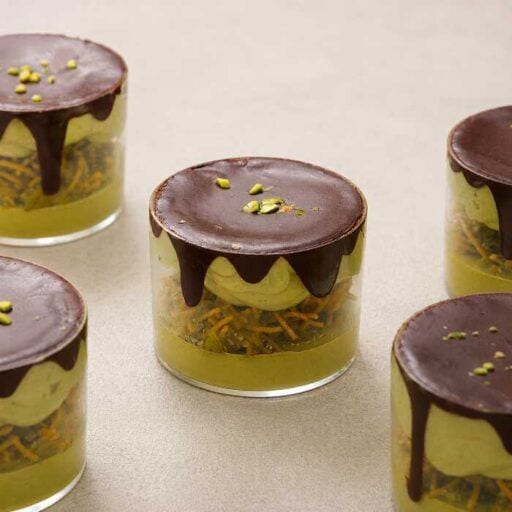 ドバイチョコを進化させた新感覚スイーツ！スナックミーの贅沢ケーキが登場