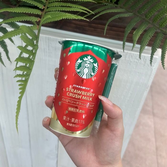 スターバックス®のストロベリークラッシュミルク③