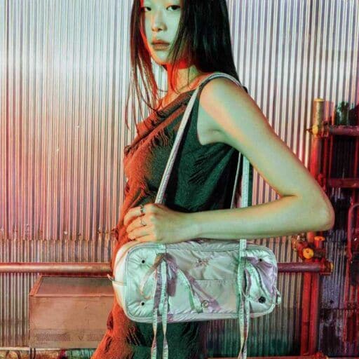 aespa×COLLERの限定コレクション登場♡甘酸っぱいLEMONADEの世界観をバッグで楽しむ