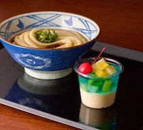 丸亀製麺の新スイーツ「丸亀うどんプリン」誕生！ぷるもち食感が楽しめる話題の新作