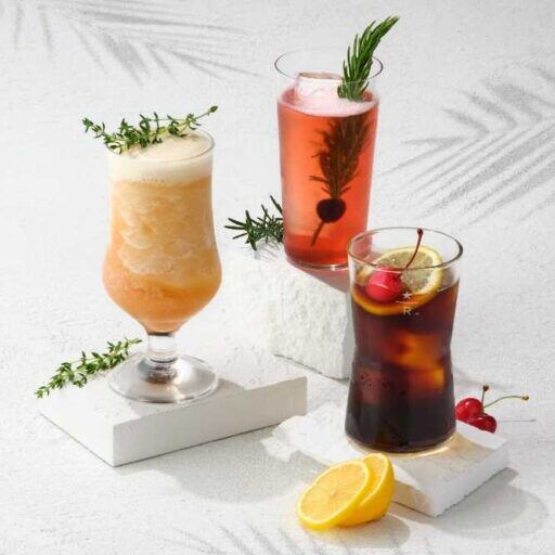 スターバックス リザーブ® ロースタリー 東京で楽しむ夏限定ビバレッジ&パン飲み体験
