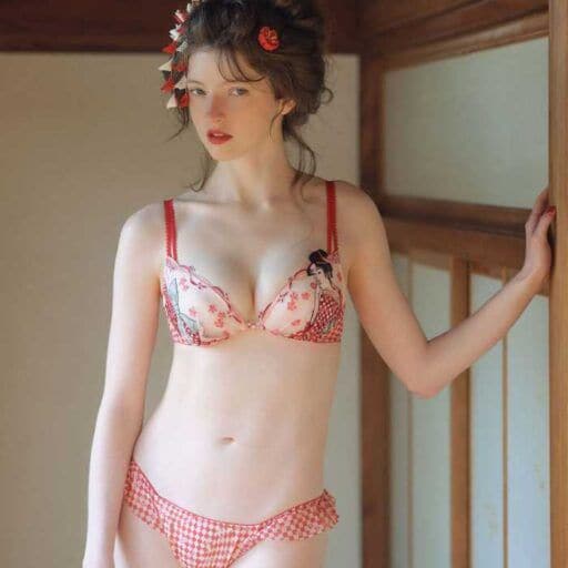 PEACH JOHN「巨匠のブラ」新作登場！歌麿の名画を纏うアートランジェリー
