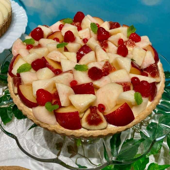PEACHフェアの桃と季節のフルーツタルト~バニラ風味~ホール