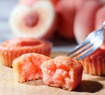 【シーキューブ】焼き菓子なのに、ひと口でジューシー!?東のピーチ、西のレモンを食べ比べ♡
