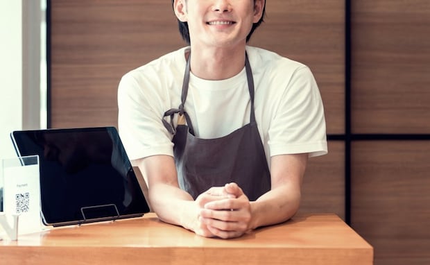 「彼女はね…」背筋が凍った。私がアルバイトの面接で、オーナー息子から即採用された理由は…