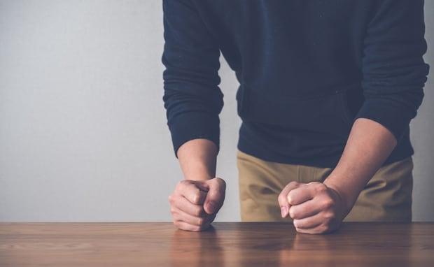 やさしくて「尽くしてくれる」彼。交際数カ月が経つと…彼の「本当の顔」が見えるように