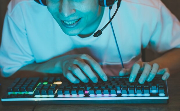 ナンパされ一目惚れ。レディファーストだった彼。でも本性は…ゲーム三昧のニート男性だった