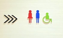 トイレから出た直後…私が歩いた道に点々と続く「赤い痕」。周囲をザワつかせる事態に！？