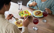 食事中に急に黙り込んだ彼。「ちゃんと聞いてた？」…え？⇒数秒前の彼の言葉を思い出してみたら！？