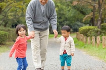 【スカッと話】「うちの孫、貸してあげる」 私の両親へのマウント連発の義両親を黙らせた「痛快な出来事」＜前編＞