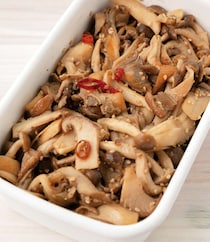 食物繊維たっぷりで腸が喜ぶ！ きのこの「腸活おかず」作り置きレシピ【プロが指南】