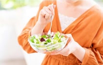 「サラダだけ食べていれば確かに痩せます。ですが...」望ましくない理由を解説【ダイエットのウソ・ホント】