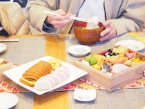 「実はね、食べられないの」正月の食事会。持病が進み、箸が進まない母を笑顔にしたのは...＜前編＞