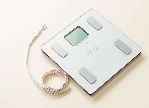 食べる量を減らしてもダメ！ ぽっこりおなか解消にやりがちな「間違い行動」5選【管理栄養士・健康運動指導士監修】