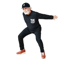 脳の若返り、血圧の安定に！ 鎌田流「バンザイスクワット」が日常生活の自由を広げる