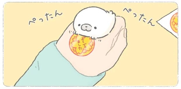 「はあ、今日も...」。落ち込んでいるとシールと一緒にあざらしがくれたもの／ちょこんとあざらし