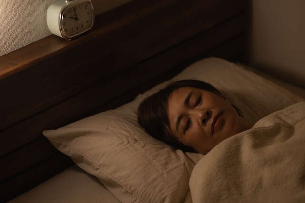 週2回の「早寝スケジュール」で体が変わる！睡眠不足が招く「細胞修復」の遅れと慢性炎症