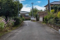 「家は反対方向なのに」挨拶した知人男性がストーカー化!? 毎日自宅までついてきて...＜前編＞