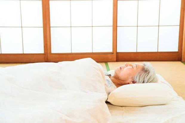 92歳の認知症の母を介護する「68歳の娘の本音」蹴られ罵られ...「もう心が折れそう」<前編>