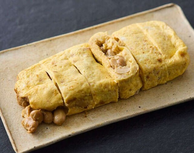 中はとろっと半熟！納豆のうまみをギュッと閉じ込める「卵焼き」のレシピ