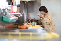 弟の妻が幼い子どもたちを残し他界...80歳の母が「孫育て」に奔走する姿を見て思うこと＜前編＞