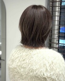 【50代】面倒な白髪染めは卒業ーッ！ 自然にぼかす「くすみカラー」が大当たり♡