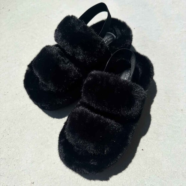 「可愛いだけじゃない！」【しまむら】マニア大絶賛♡「バズりシューズ」