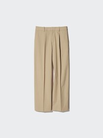 【ユニクロのベージュ】が可愛い！ 秋コーデにおすすめ♡「即戦力パンツ」