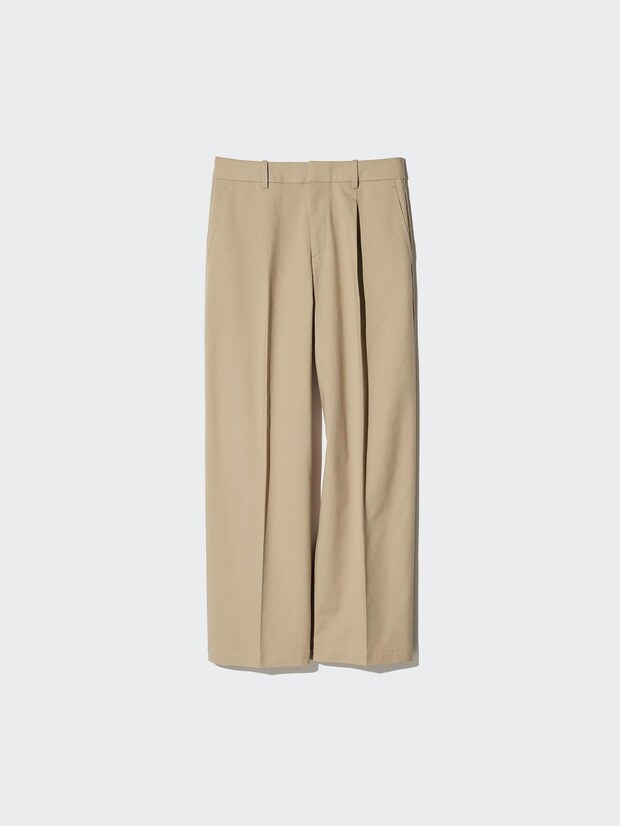 【ユニクロのベージュ】が可愛い！ 秋コーデにおすすめ♡「即戦力パンツ」