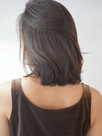 秋服まだ着れない → 髪からチェンジ！【40・50代】が真似したい♡「最旬ヘア」
