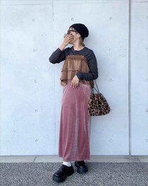 【しまむらの1,089円スカート】が可愛い！ 大人が即マネしたい♡「初秋コーデ」