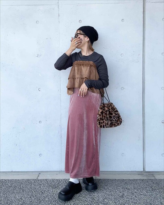 【しまむらの1,089円スカート】が可愛い！ 大人が即マネしたい♡「初秋コーデ」