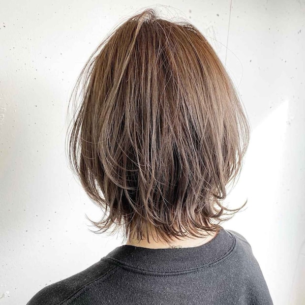 「ずっと同じ髪型」な40・50代へ → マネして即今っぽ！【ウルフヘア】試してみてーッ♡