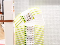 110円で買えるのさすが【セリア】！ 大人買いしたい「おしゃれポーチ」