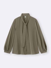 大人はシャツより“この1枚”！【GU】40・50代のキレイ見え♡「上品ブラウス」