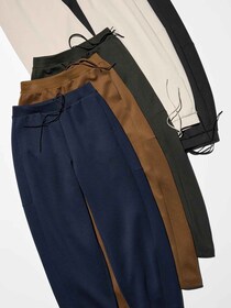 「秋初めにおすすめ」って！【ユニクロ】シンプルコーデでもこなれる♡「楽ちんパンツ」