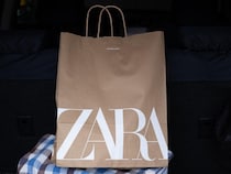 ブルーデニムより“こっち”かも！【ZARA】穿くだけでアカ抜け♡「ブラウンジーンズ」