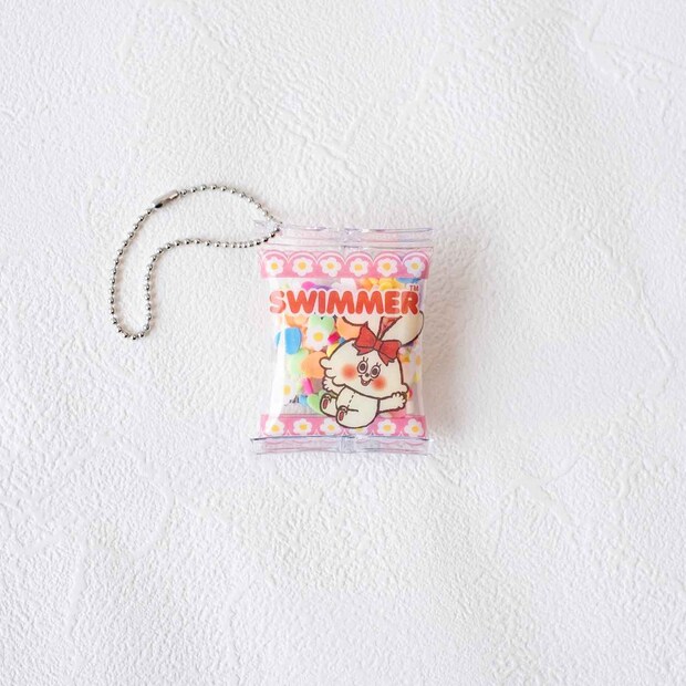 【セリアのSWIMMERグッズ】が可愛い！ 出会えたら即カゴIN♡「110円キーホルダー」
