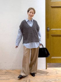 大人は“シャツ”で垢抜け！【グローバルワーク】40代おしゃれ店員さんの「レイヤードコーデ」