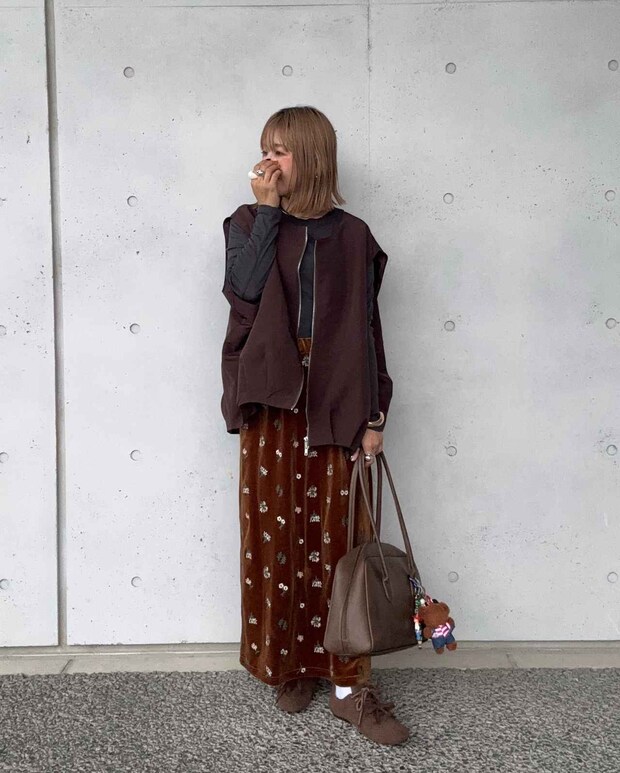 40・50代が真似したい！【しまむら】のベスト & キャミを使った「秋のスカートコーデ」