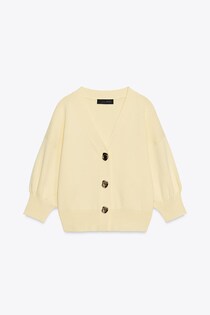 【ZARAのイエロー】が可愛い！ 40・50代に似合う♡「着映えカーディガン」