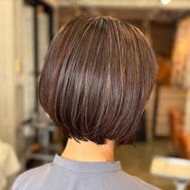 短いけど女っぽい♡【40・50代】大人可愛い「ミニボブ」が超推せるーッ！