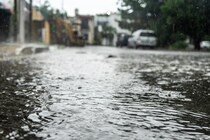 台風で休校になると「あんなに喜んでたのに（泣）」大人になった今、仕事を台風に振り回されて──！？