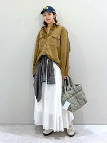 今買って長く使える！【グローバルワーク】体型カバーも叶う！「キャメル色シャツ」