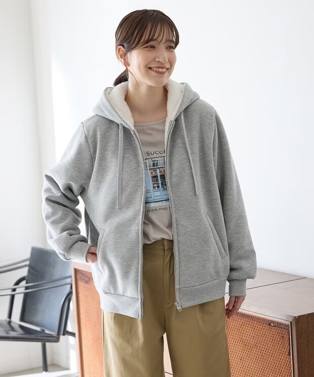 40・50代「羽織りない」→【ハニーズ】へ! 1枚あると助かる♡「あったかパーカー」