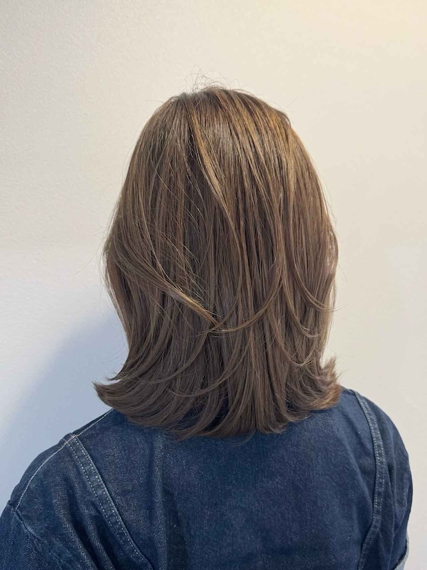 結んでも下ろしてもOK！【40・50代】が参考にしたい♡【ミディアムレイヤー】